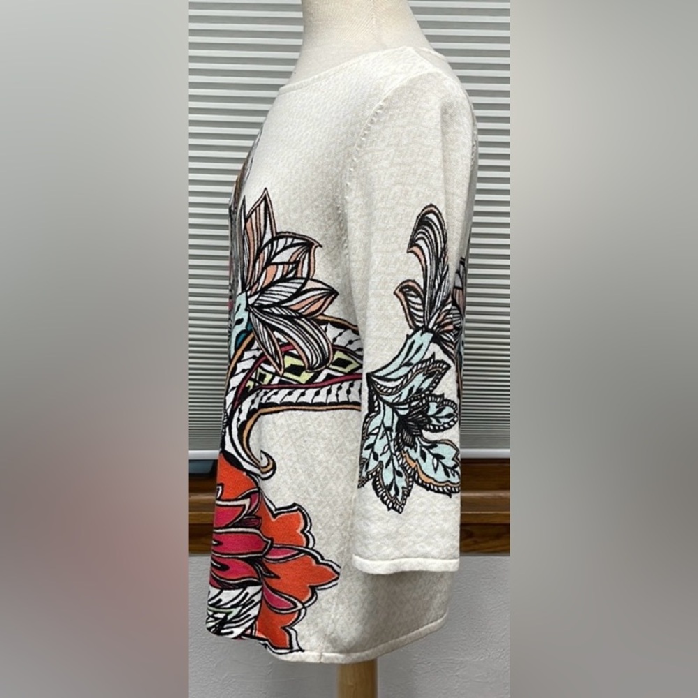 🌺 Chico's Cream Colorful Floral 3/4 Sleeves Pullover Lightweight Sweater Size: M - Picture 10 of 12